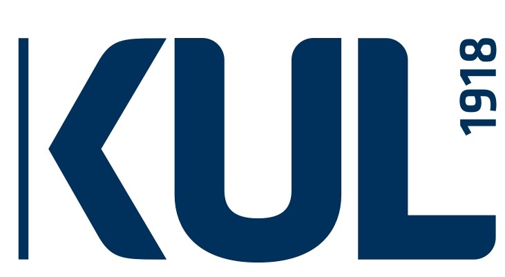 Niebieskie logo KUL na białym tle. Po prawej data 1918