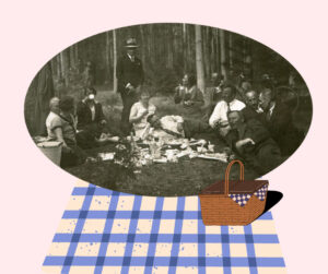 Na dole koc piknikowy z koszem piknikowym. Na górze wycinek czarnobiałego zdjęcia przedstawiającego piknikujących ludzi. Tło jasnoróżowe.
